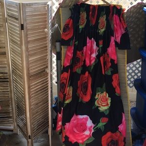 Floral maxi dress with bell sleeves